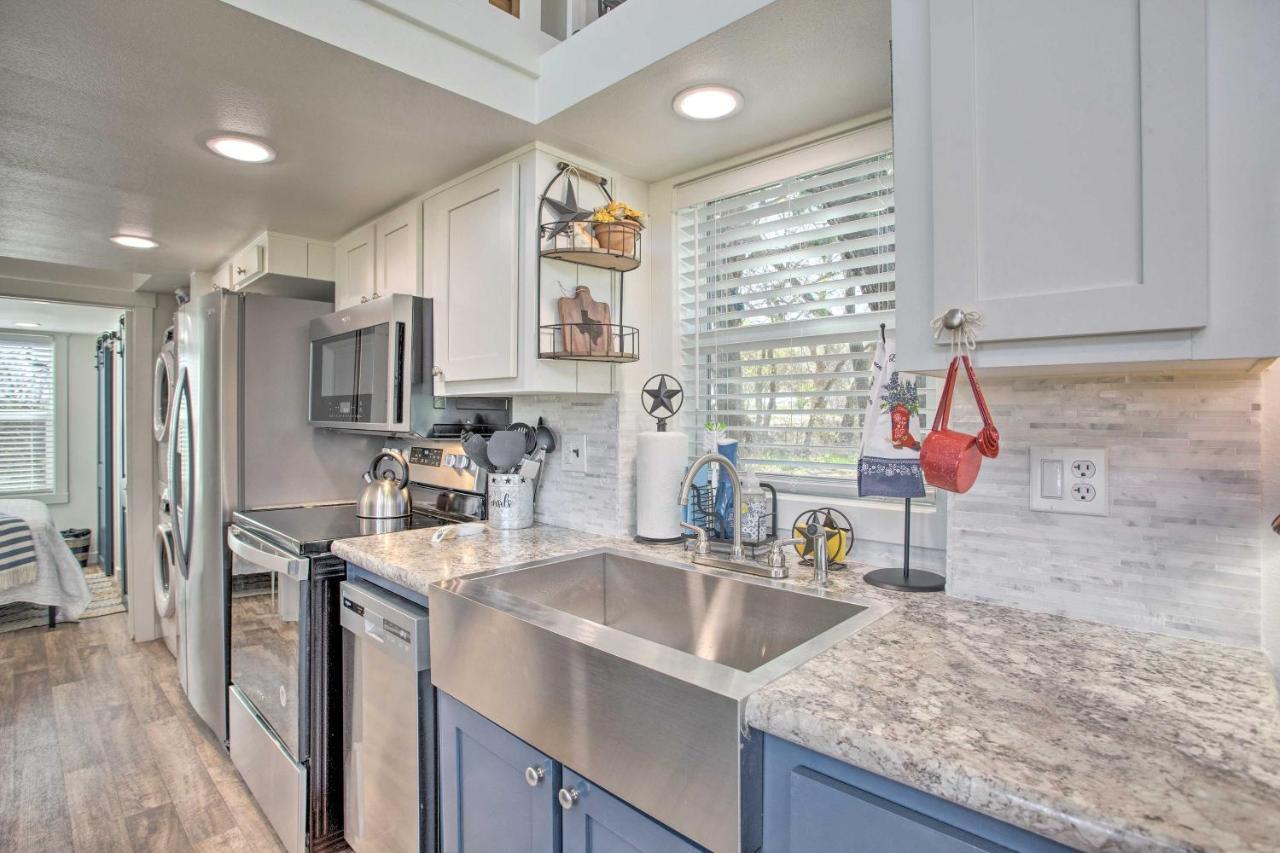 Cozy Mckinney Tiny Home With Porch And Fire Pit! Buitenkant foto
