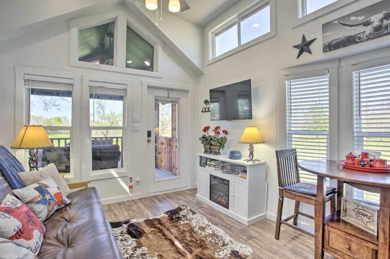 Cozy Mckinney Tiny Home With Porch And Fire Pit! Buitenkant foto