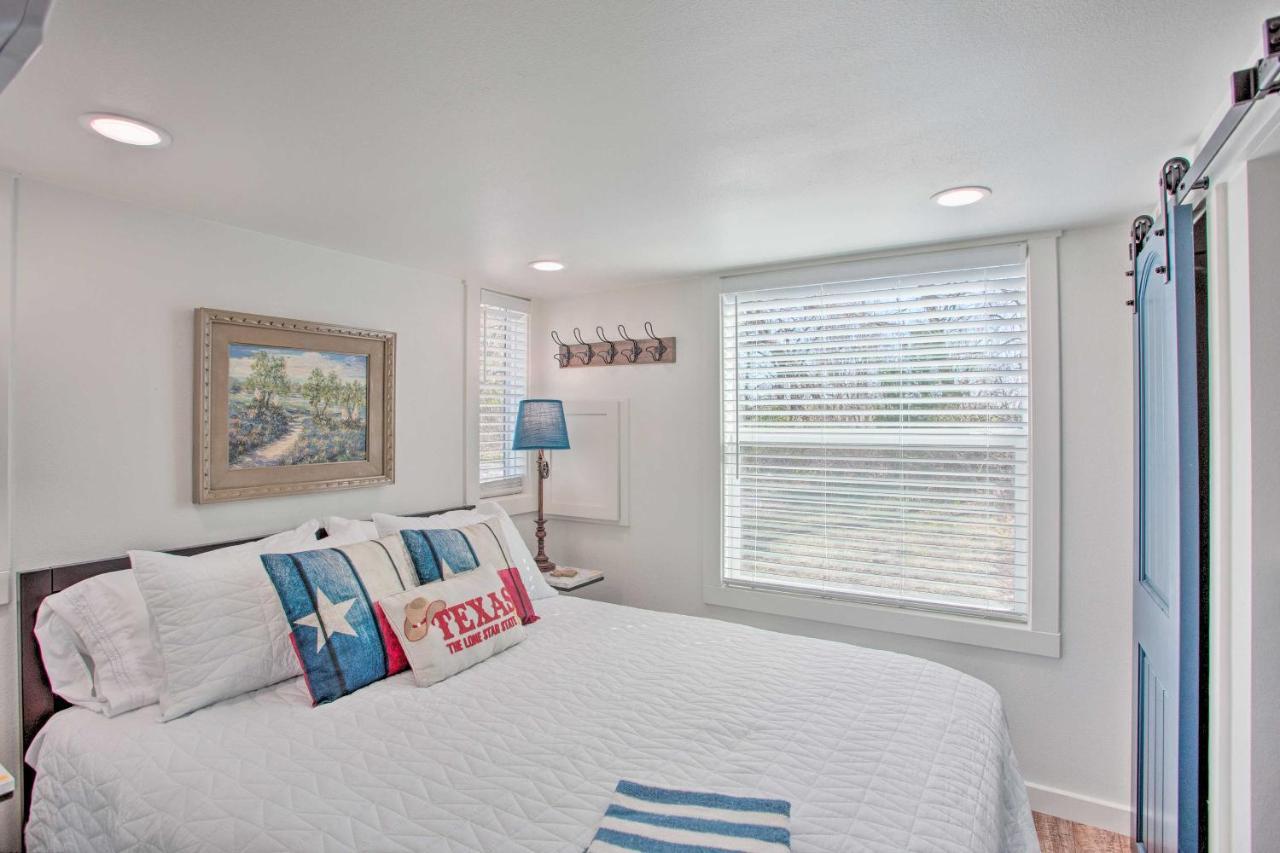 Cozy Mckinney Tiny Home With Porch And Fire Pit! Buitenkant foto