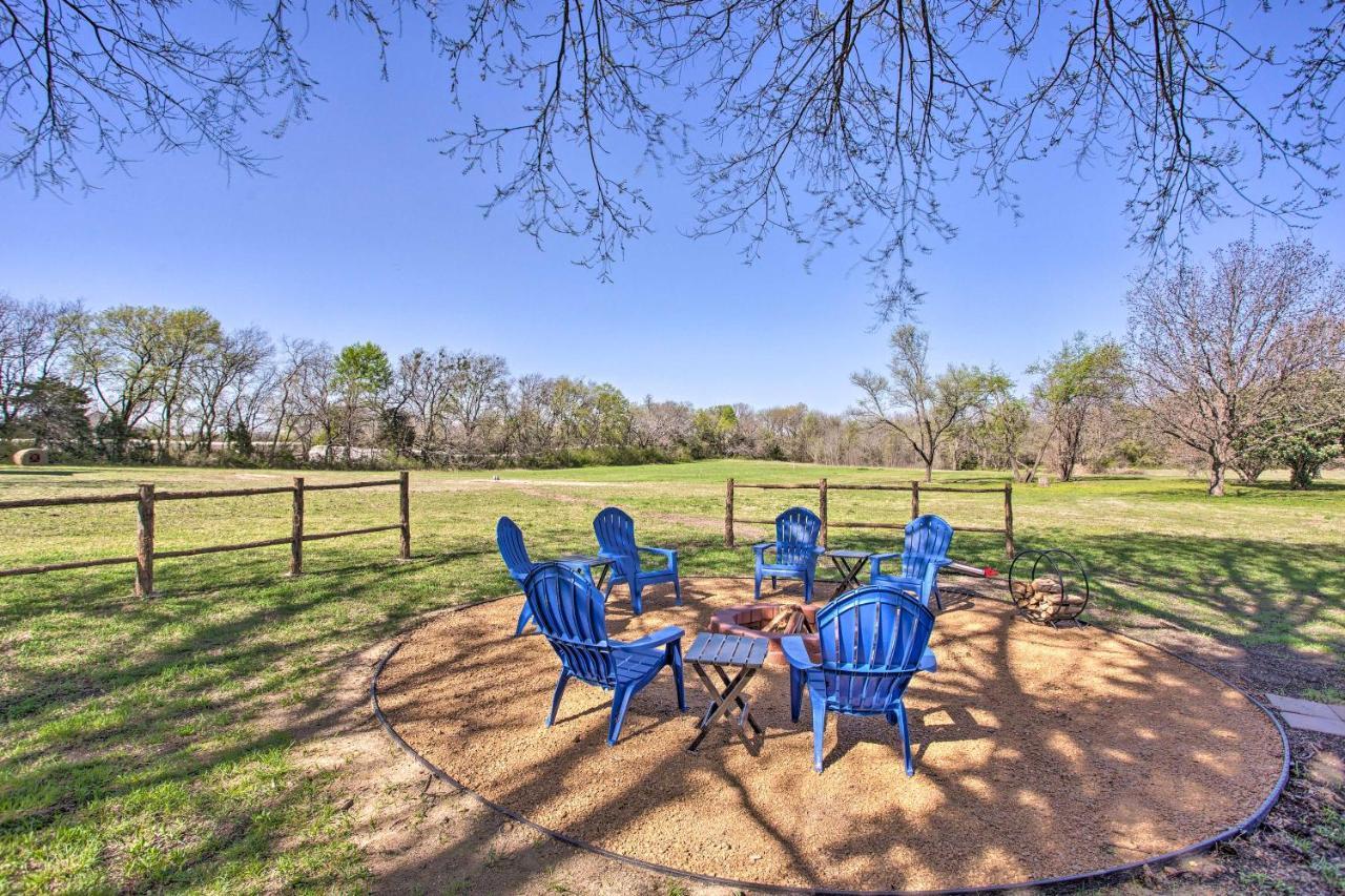 Cozy Mckinney Tiny Home With Porch And Fire Pit! Buitenkant foto