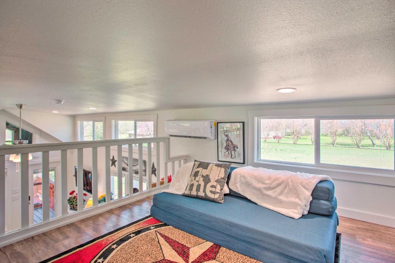Cozy Mckinney Tiny Home With Porch And Fire Pit! Buitenkant foto