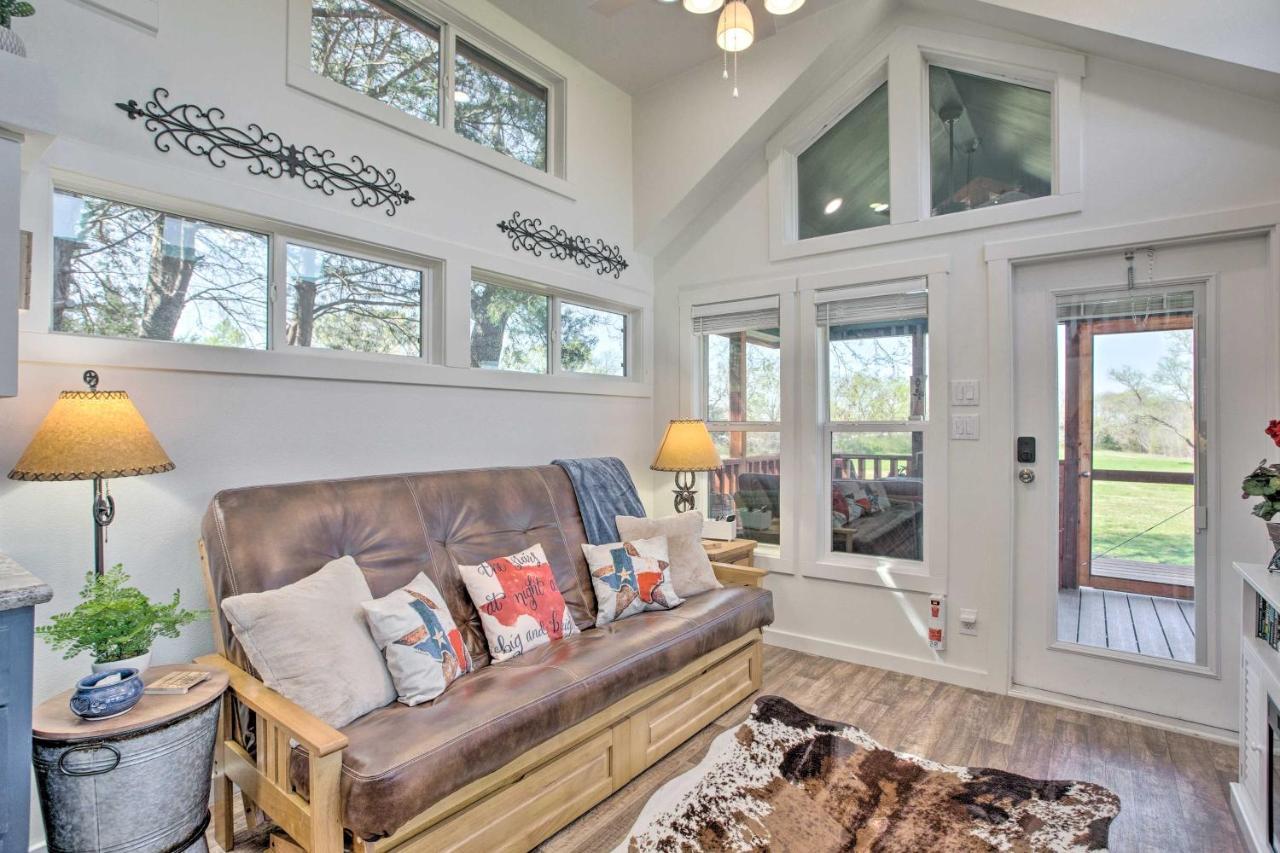 Cozy Mckinney Tiny Home With Porch And Fire Pit! Buitenkant foto