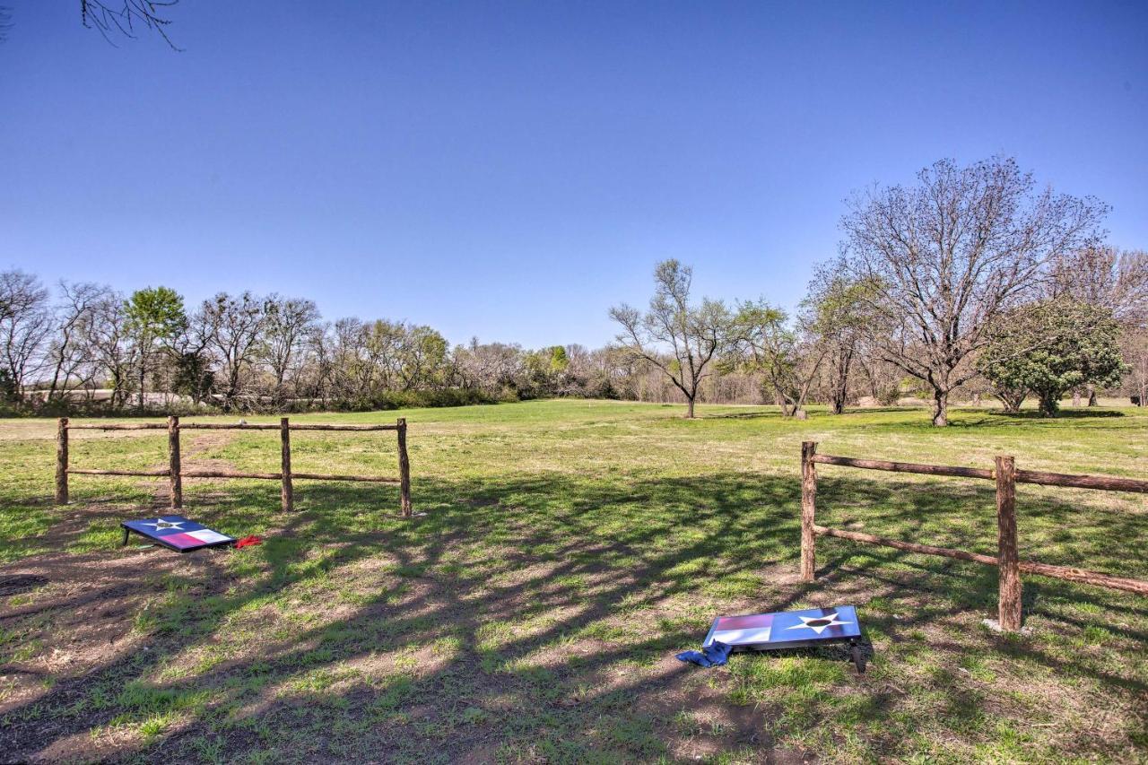Cozy Mckinney Tiny Home With Porch And Fire Pit! Buitenkant foto